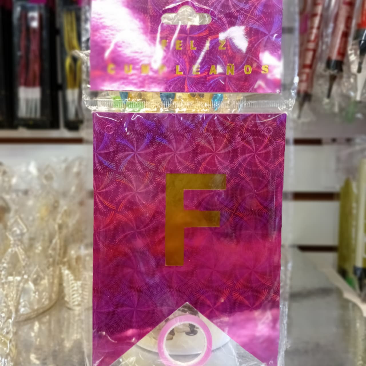 LETRERO FELIZ CUMPLEAÑOS ROSA FORMAS