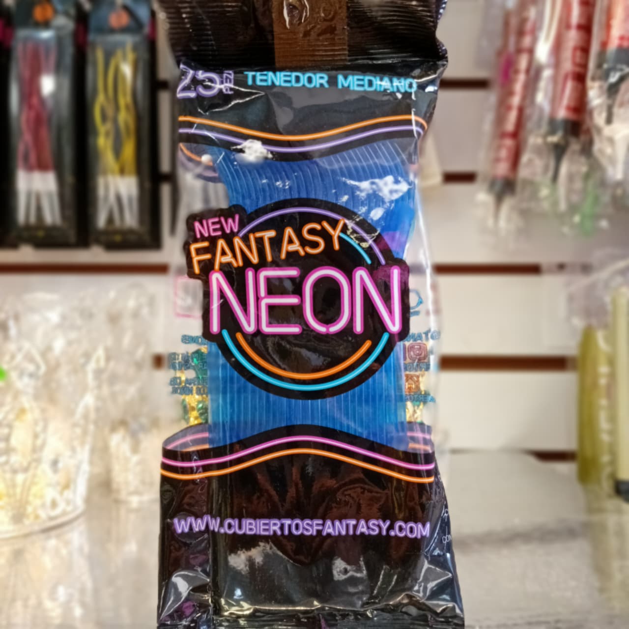 TENEDOR MEDIANO AZUL NEON PLASTICO 25 PIEZAS