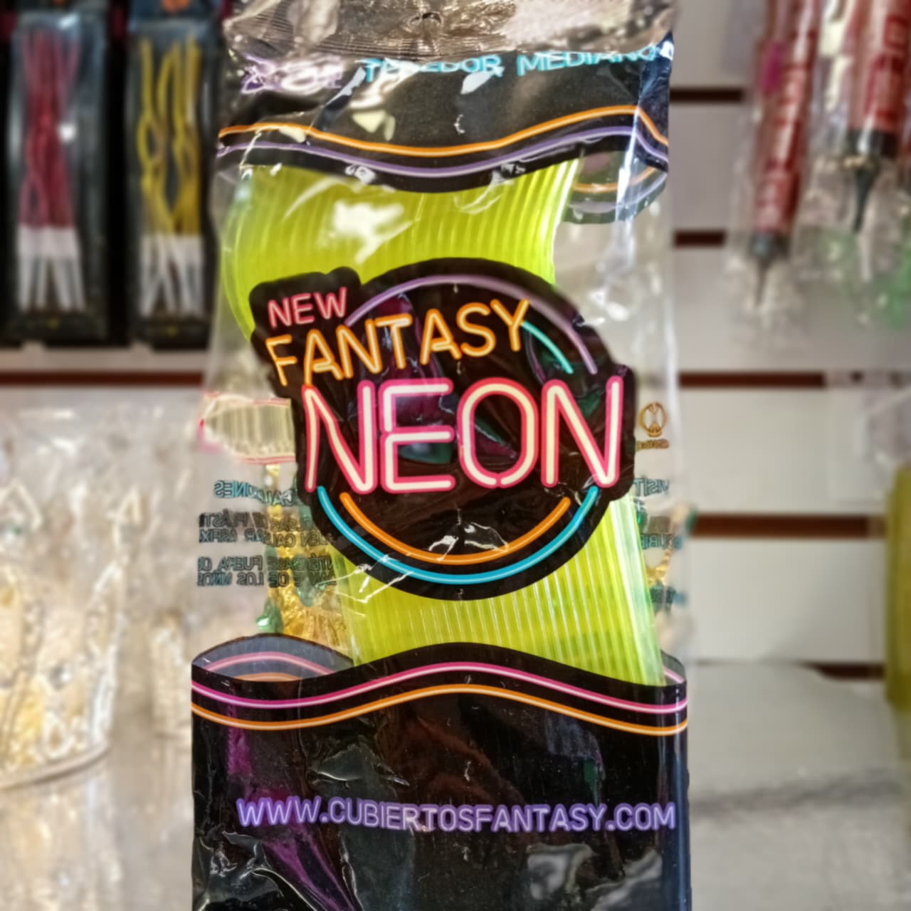 TENEDOR MEDIANO AMARILLO NEON PLASTICO 25 PIEZAS