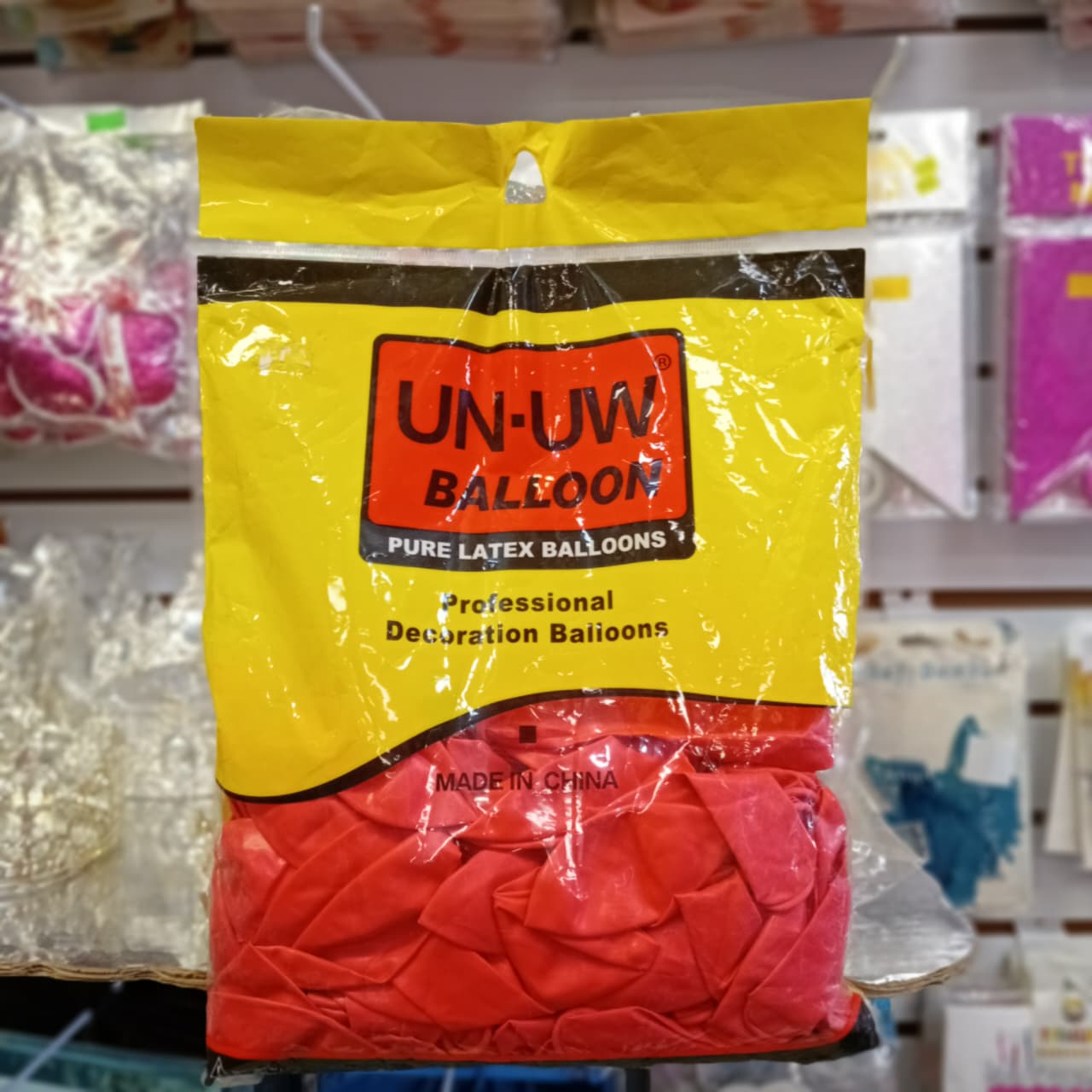 BOLSA DE GLOBOS UN UW COLOR ROJO 12" CON 50 PIEZAS